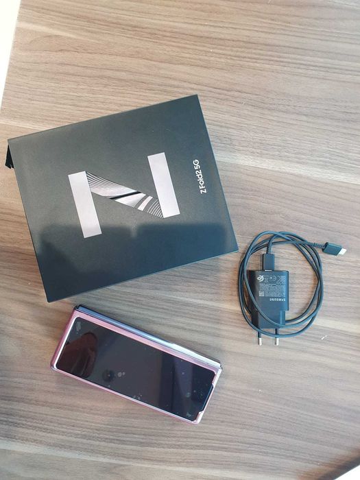 Отличен Samsung Galaxy Z Fold 2