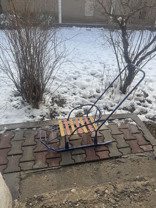 Саньки в отличном состояний