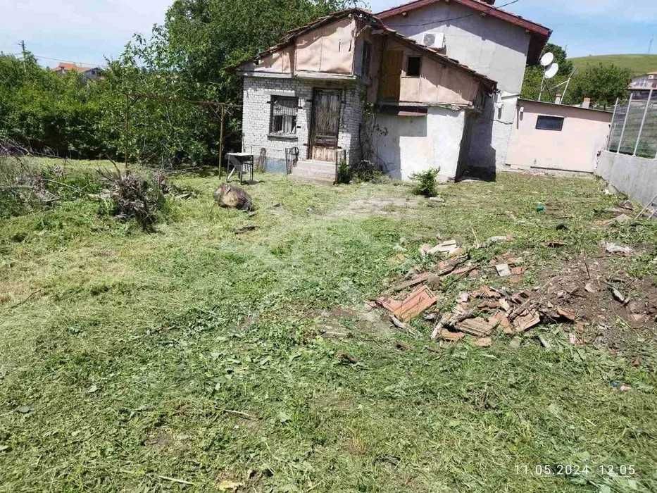 Парцел с постройка за ремонт или събаряне в с. Изворище 86506