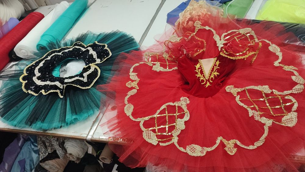 Tutu roșu balet cu cerc