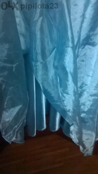 красива официална бална рокля