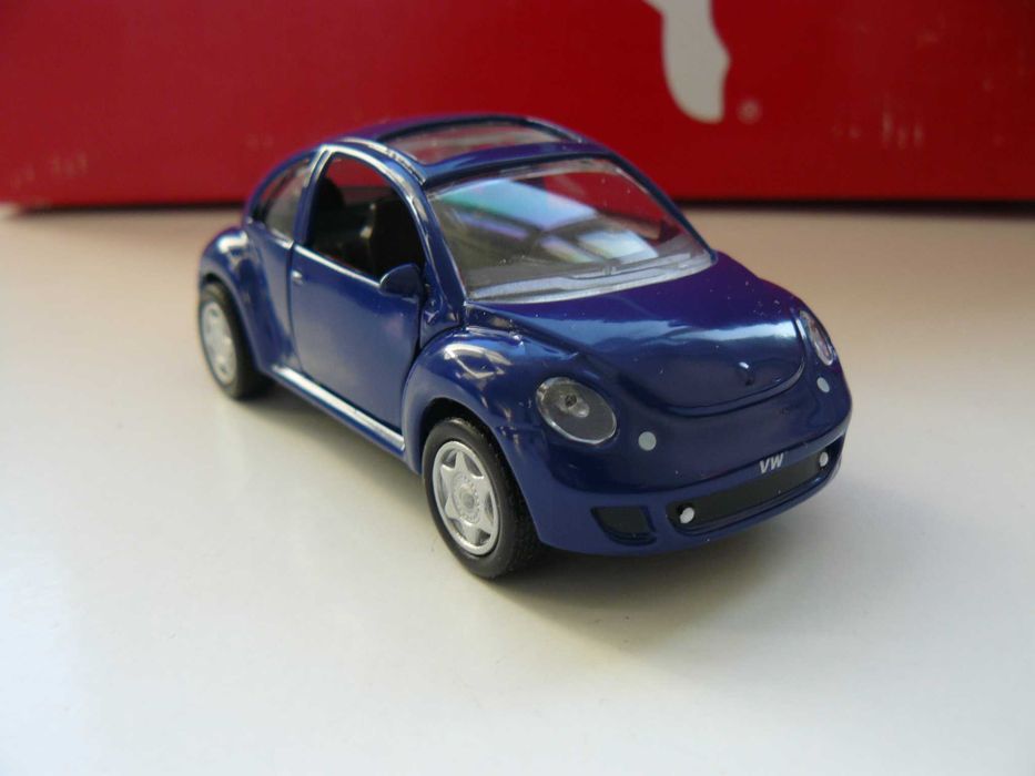 Macheta Auto De Colectie VOLKSWAGEN NEW BEETLE Scara 1:43,Noua AmerCom