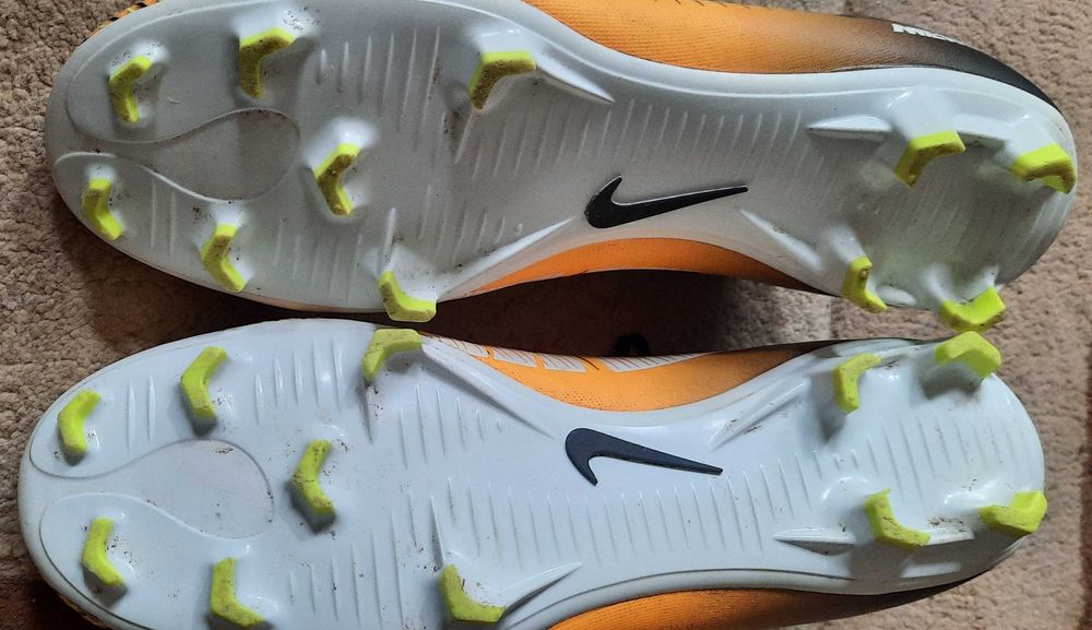 Nike Mercurial pentru forbal. Originali. Stare f bună!