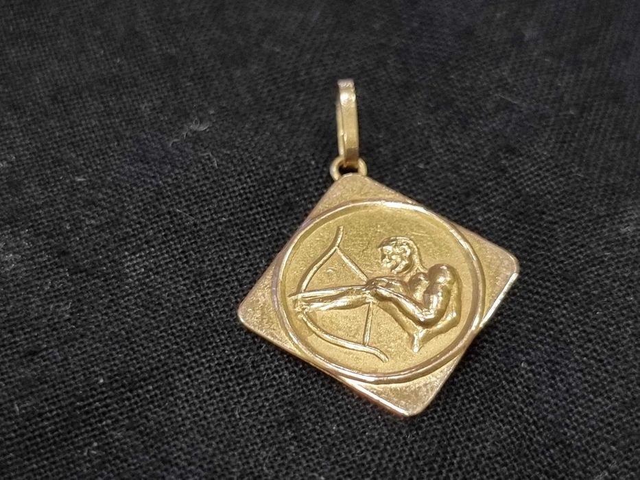 Златна плочка "Стрелец" 18К