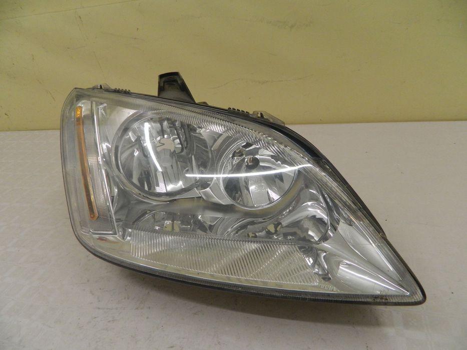 Far dreapta Ford Focus 2 Halogen,  2004, 2005, 2006, 2007, 2008, cod origine 3M51-13005-AG.