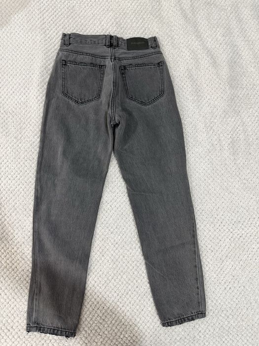 Продам джинсы mom Pull&bear
