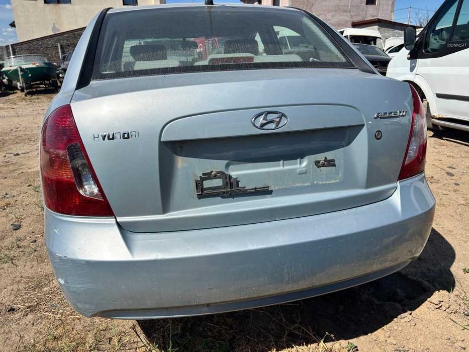 Dezmembrez Hyundai Accent 2006