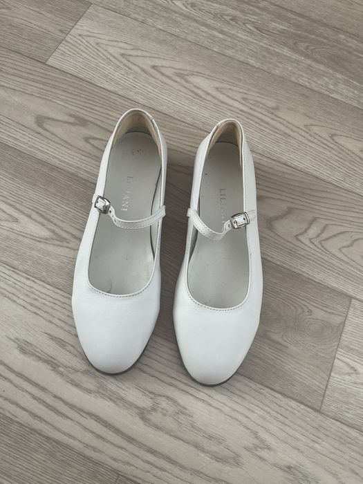 Балетки белые кожаные