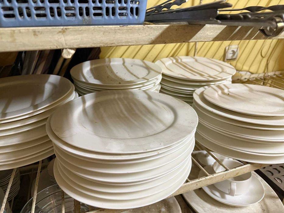 Набор посуды для ресторана, кафе и бара.