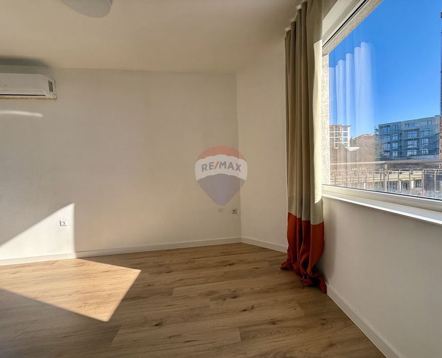 Южен двустаен апартамент с морска гледка за продажба, кв. Бриз, гр. В