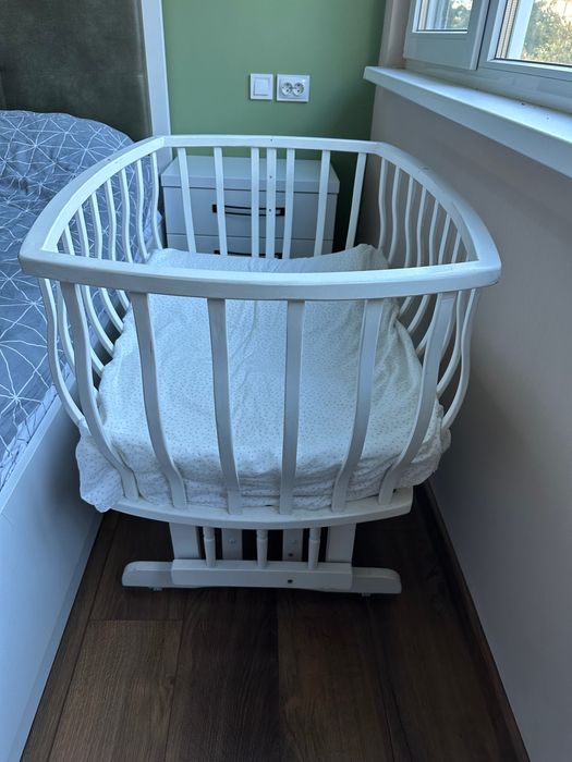 Дървена бебешка кошара