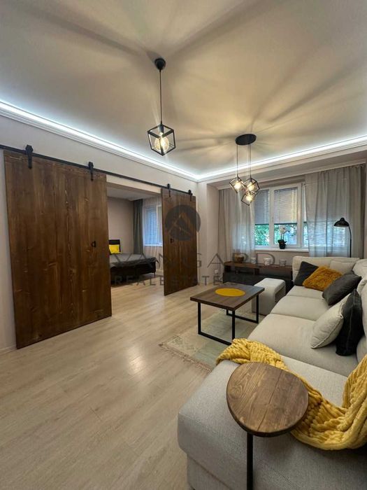 Продава се Тристаен апартамент в Пловдив, Център - 130 кв.м за 3500 €/кв.м - Снимка #4