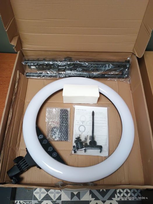 LED лампа 18 инчова със статив със сензор и дистанционно управеление