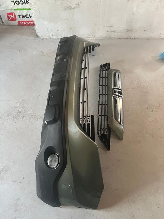 Передний бампер Honda CR-V