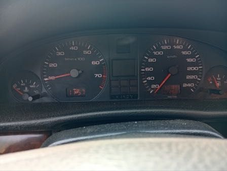 Продавам Audi 100