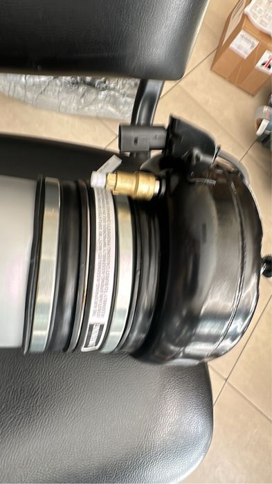 Амортисьор 850 лв възглавници 280 лв зазаден 370   . Audi  A6 C7.  A7