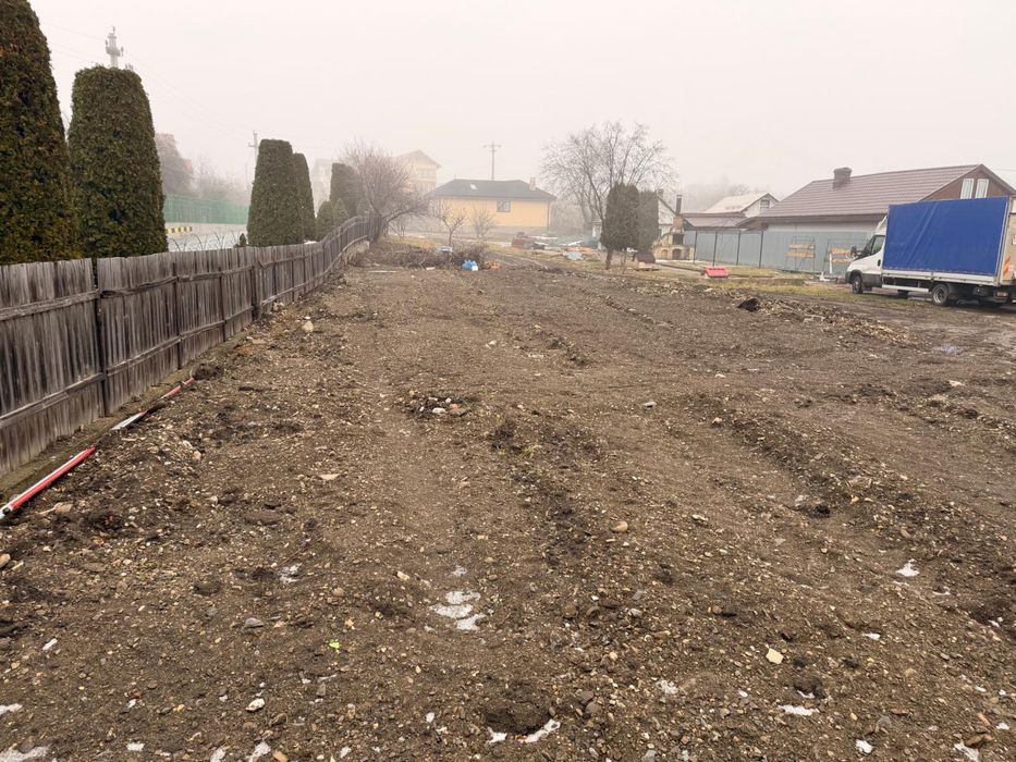 Teren de vanzare la 4 benzi