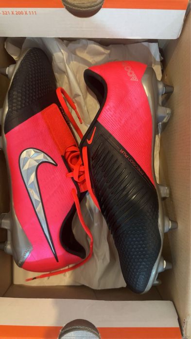 Ghete de fotbal profesioanle hypervenom
