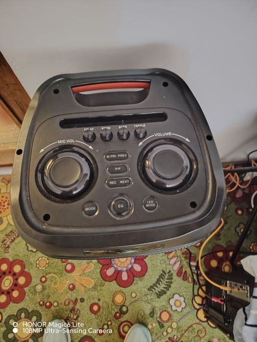 Vând boxă JRH  800W