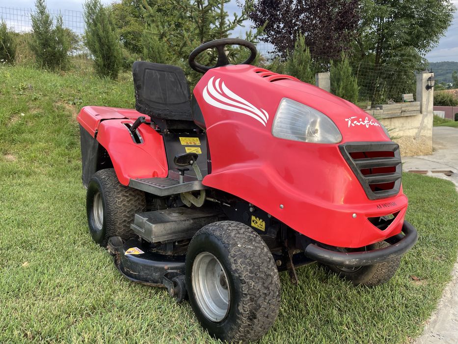 Tractoras gazon 16 CP in 2 pistoane