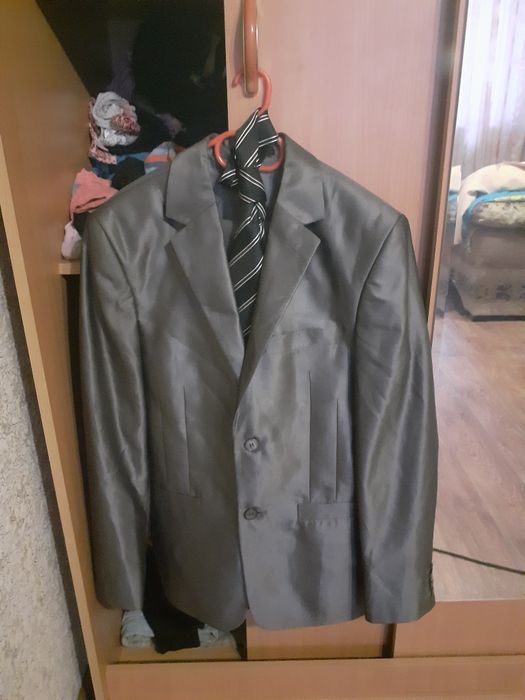 Мужской  классический костюм    в отличном состоянии,ние