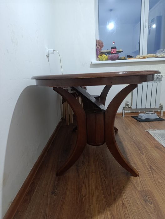 Продаю кухонный стол