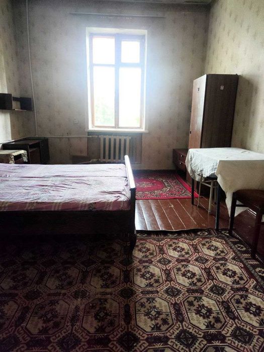 Сдаю комнату с хозяйкой. метро Космонавтов.