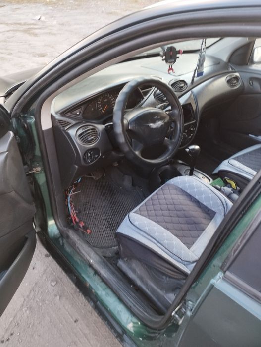 Продам машину на автомате Ford