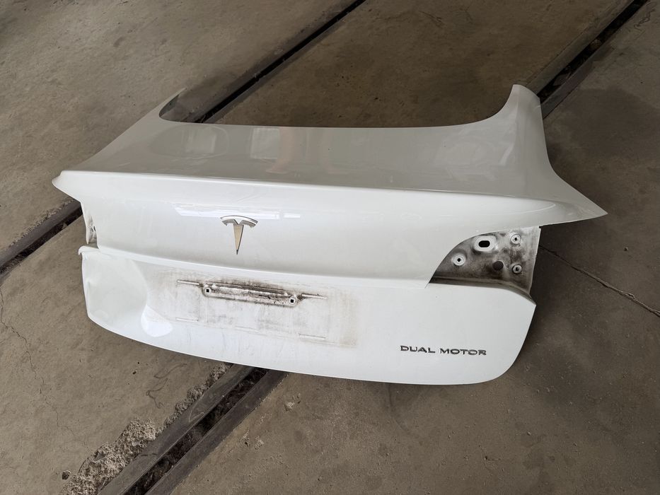 Оригинален багажник за Tesla Model 3 / Тесла Модел 3