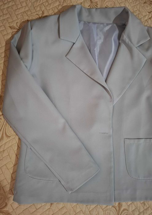 Дамско сиво сако 10€