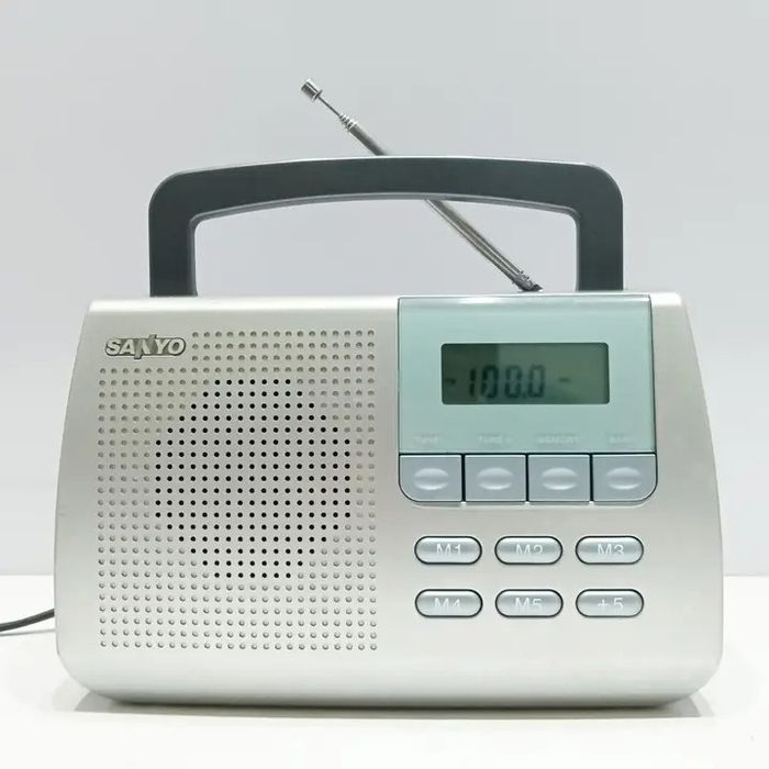 Радио SANYO Дигитален тунер Made in Japan