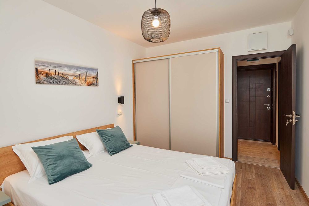 Елегантен многостаен апартамент в топ център на Поморие