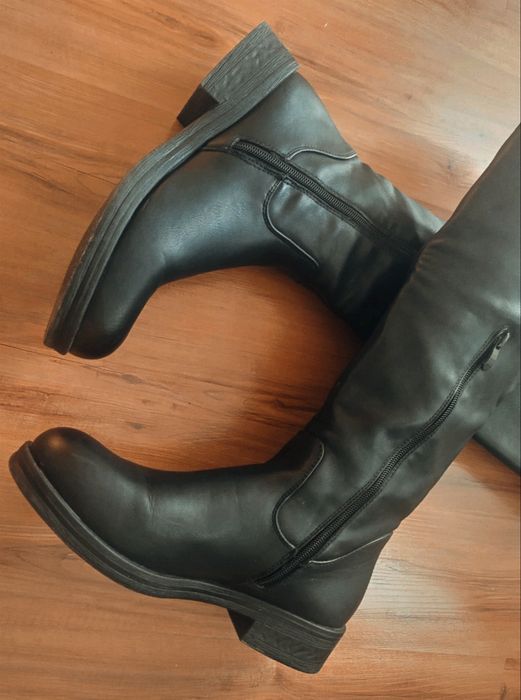 Дамски черни ботуши