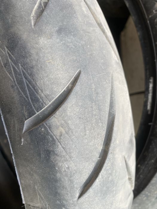 Продавам гуми Bridgestone Battlax S21R