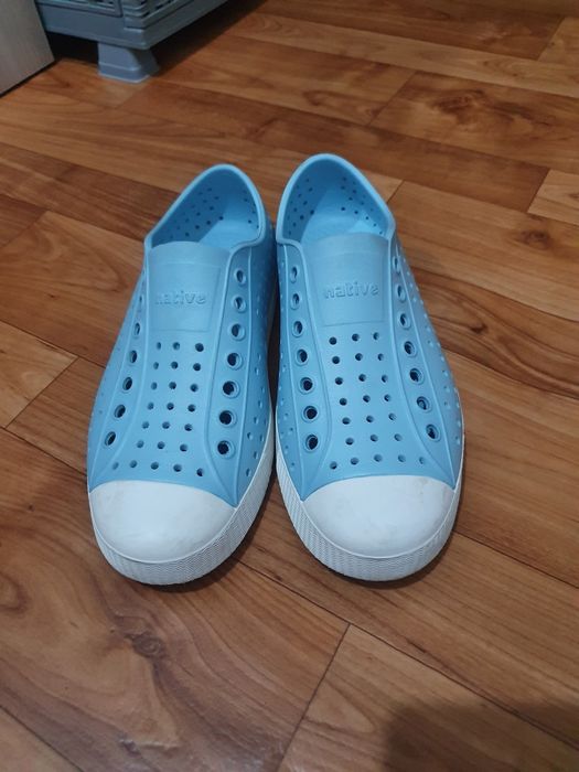 Продам кеды голубые