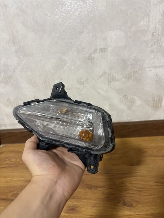 Поворотник на Hyundai Elantra