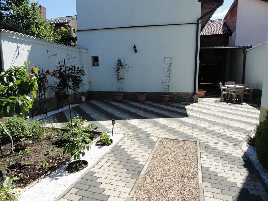 Casa 4 camere din caramida, renovata 2023, zona centrala, mobilata