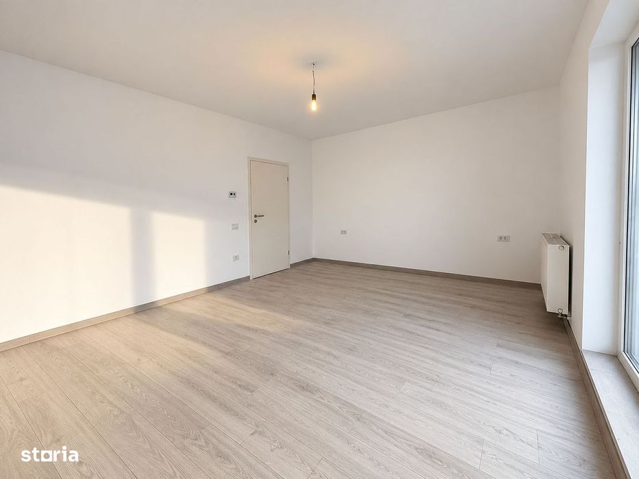 Garsonieră decomandată de vânzare cu loc de parcare - Zona Coresi,