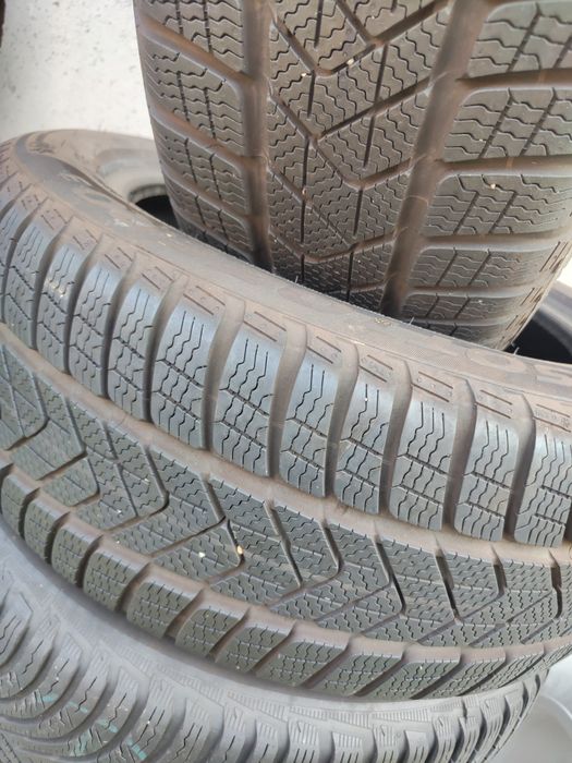 2 бр зимни  225/50/17 Pirelli 25г