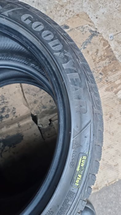 2 Anvelope Good Year 225 45 R18 M/S (iarnă) RUN-FLAT Impecabile.