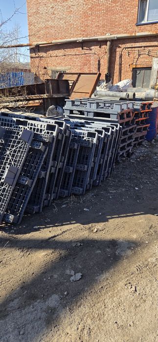 Продам пластиковый Поддон