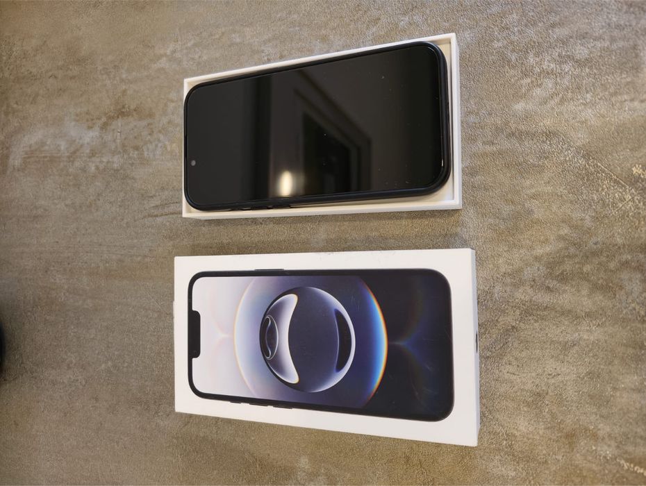продаю Iphone 16e, б/у