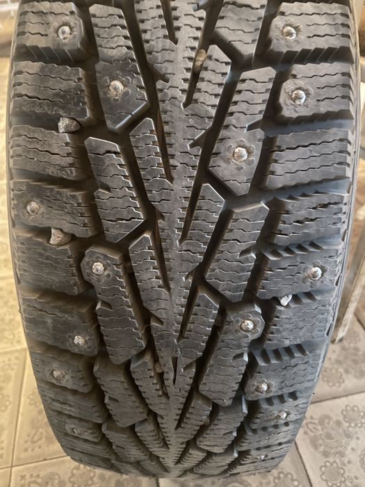 Продам резину с железками