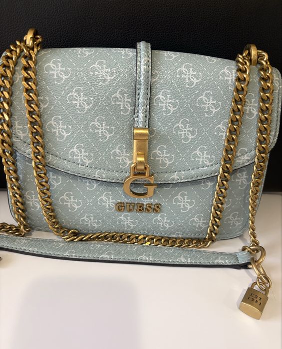 Оригинална чанта Guess