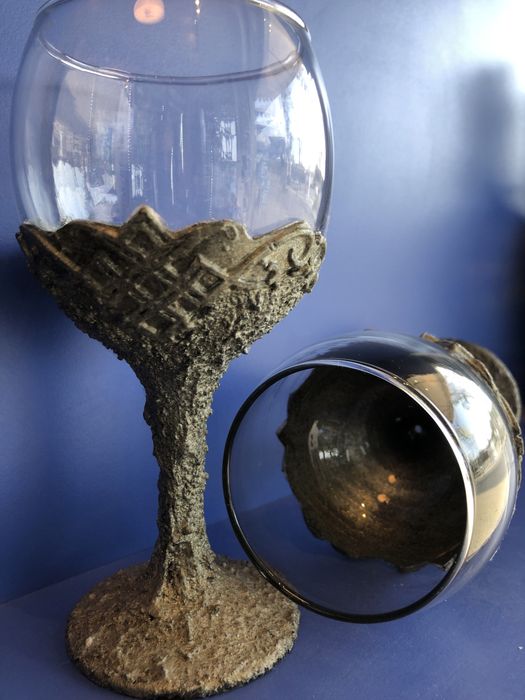 Ръчно декорирани чаши за вино