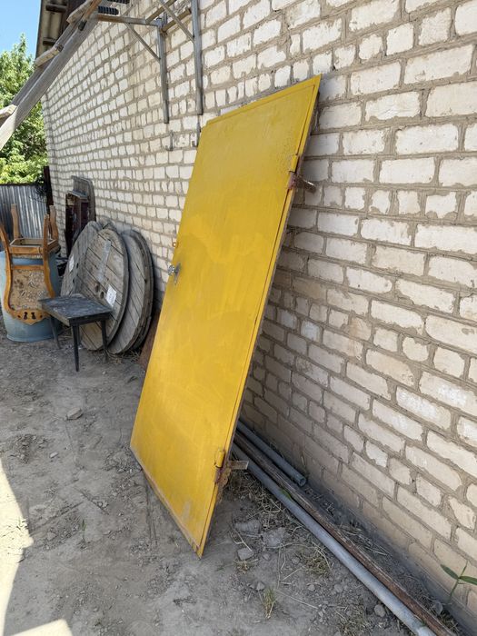 Входной дверь железный