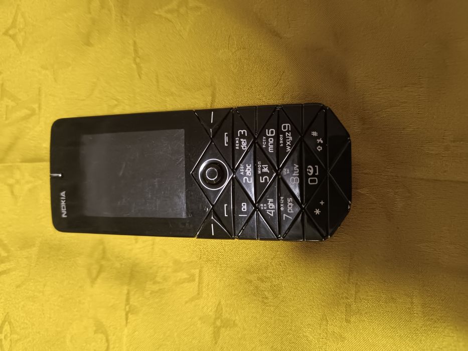 Assalom alekum Telefon Sotiladi Original Nokia 7500 Black