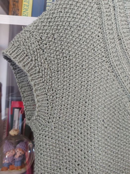 Кофта,жилет, безрукавка