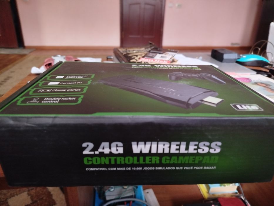 Игровая приставка.