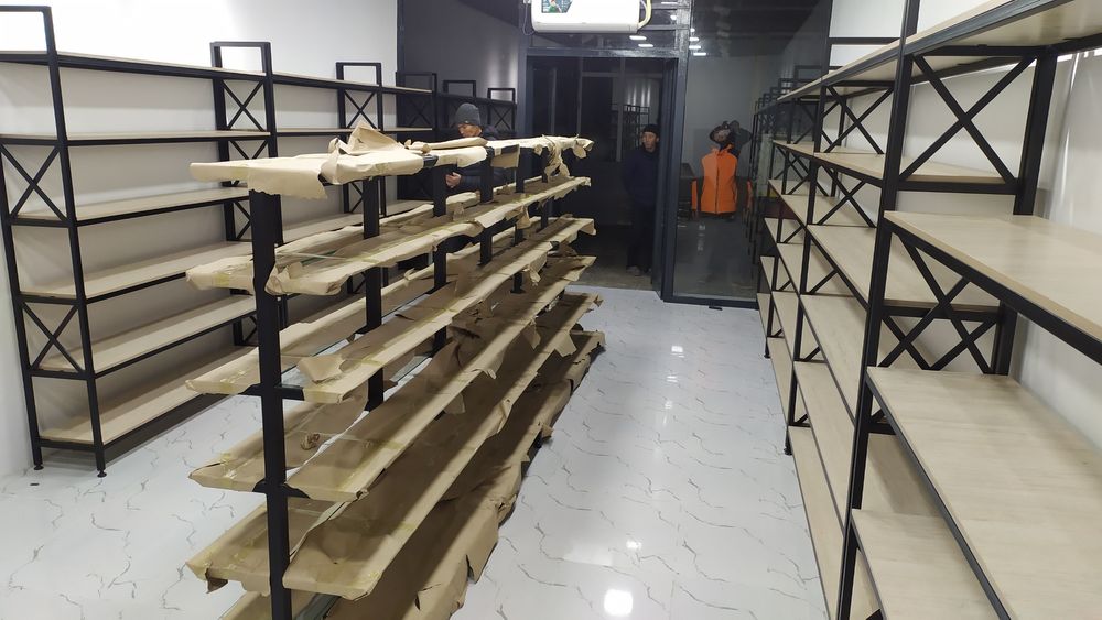 Стелажи для магазинов косметики